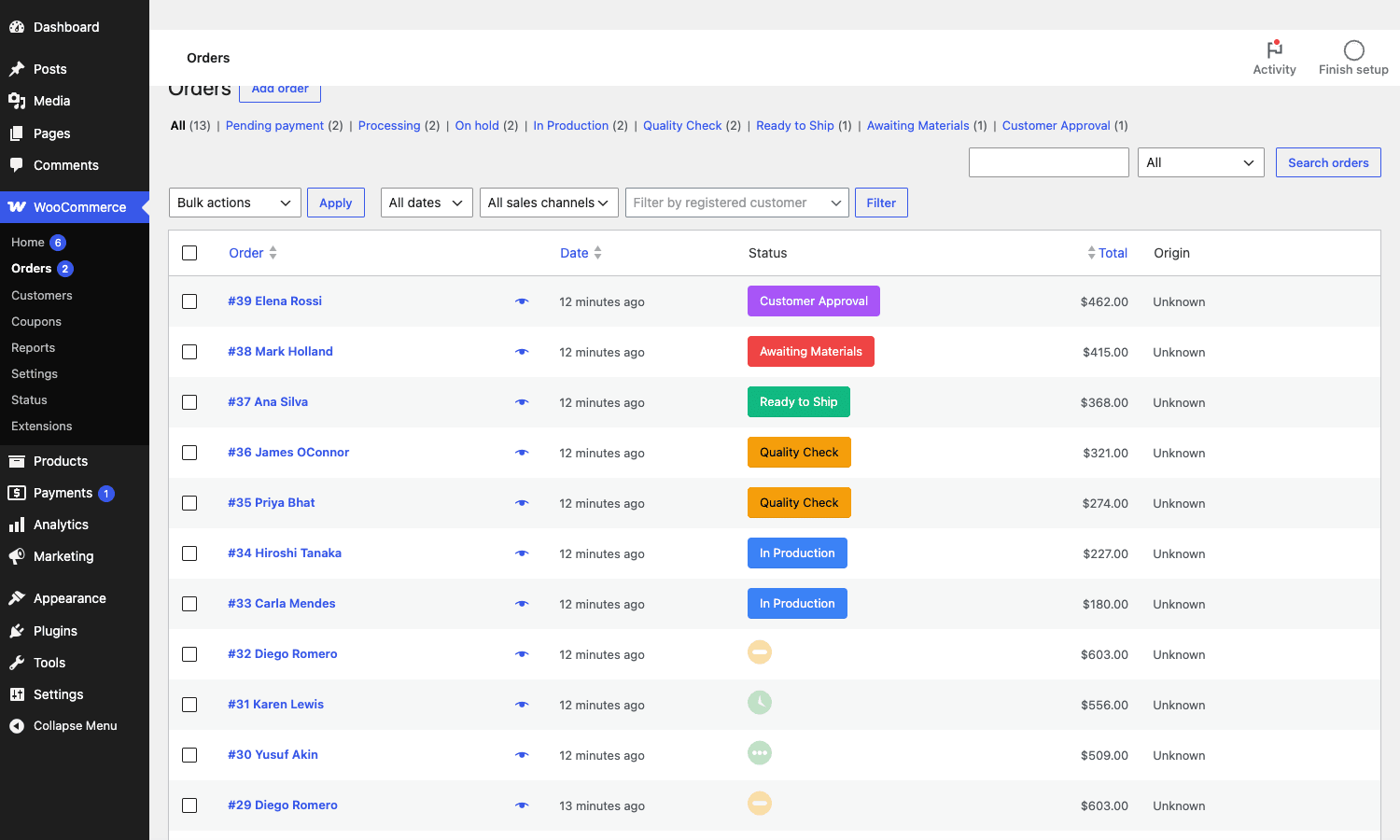 WooCommerce orders list with mixed default and custom statuses showing icons and color pills