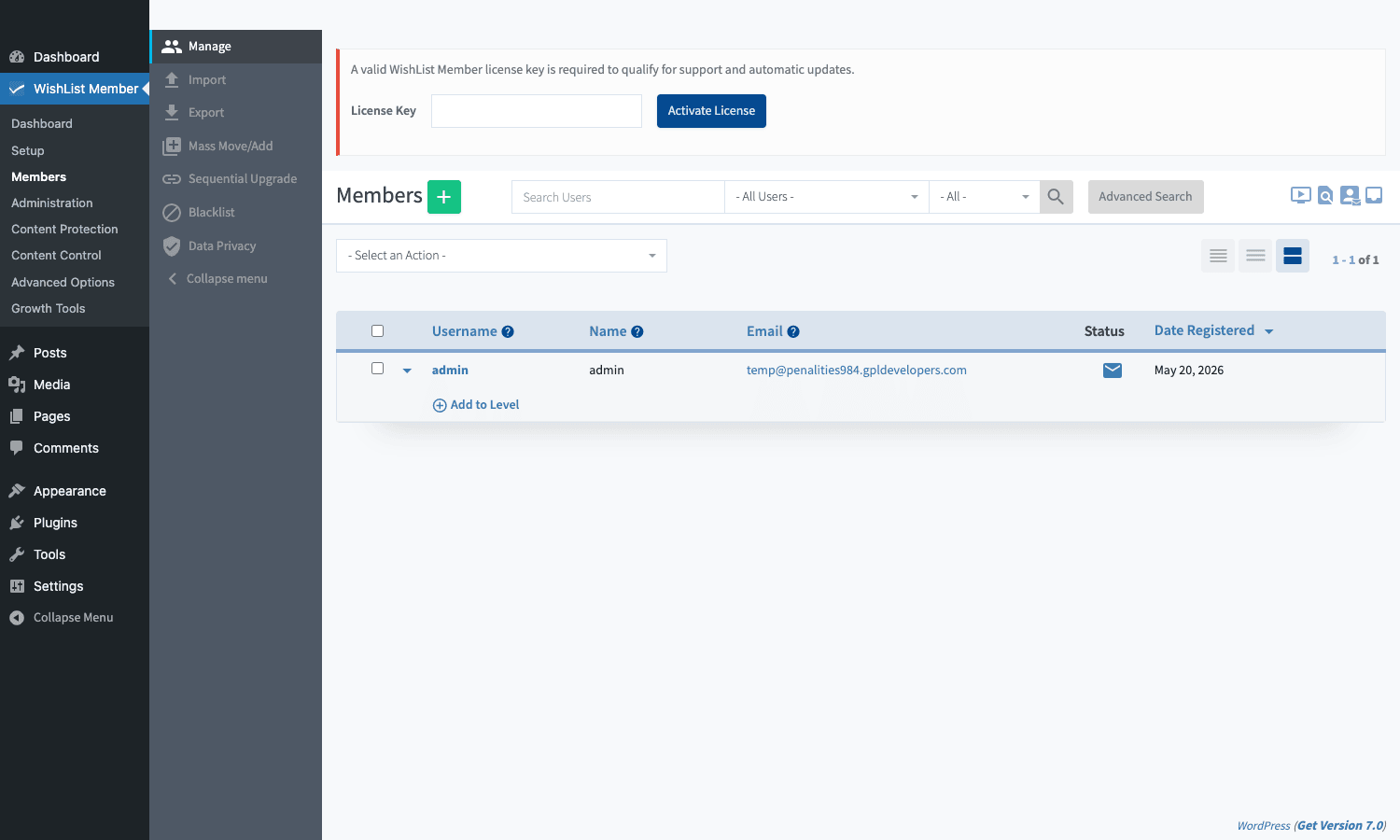 Manage members in WishList Member WishList Member members management table showing user list and level filters